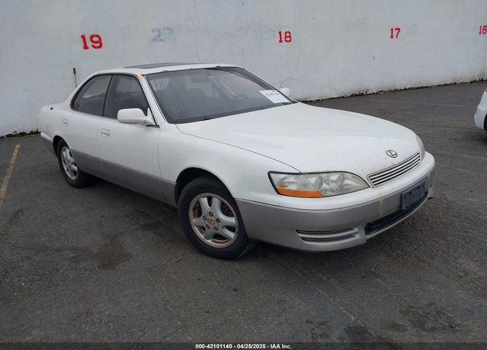 1993 LEXUS ES 300 VIN: JT8VK13T2P0178013