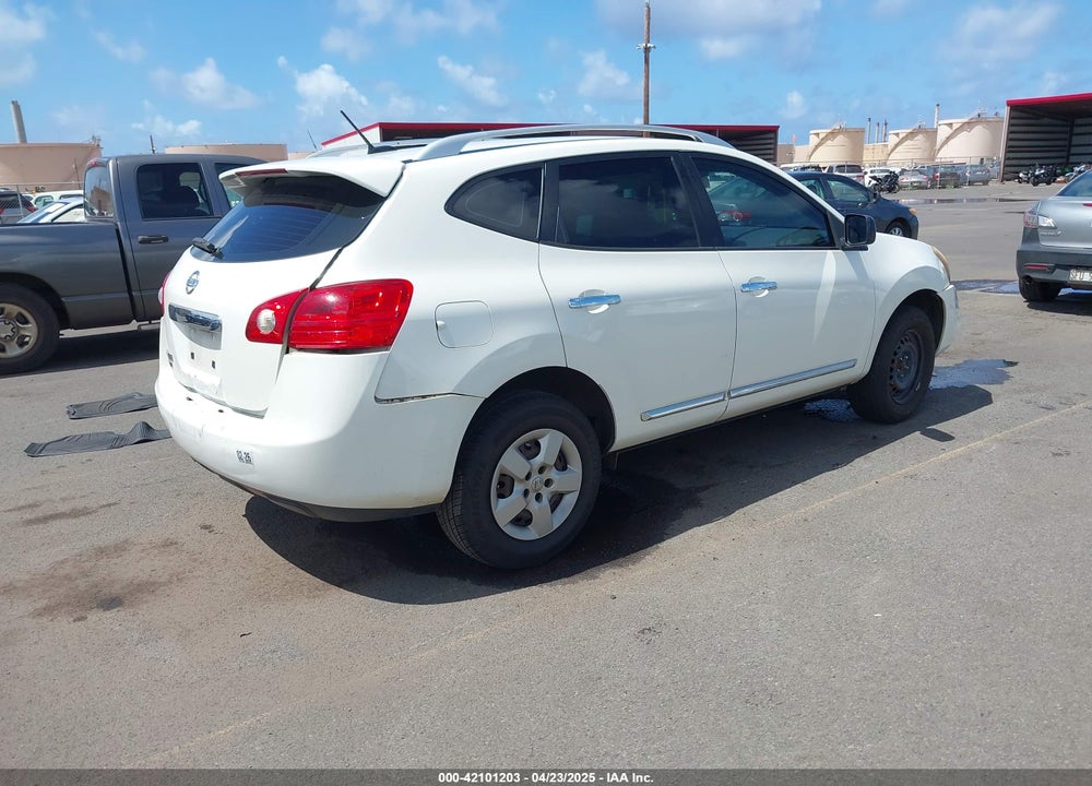 2014 NISSAN ROGUE SELECT S VIN: JN8AS5MT8EW619910