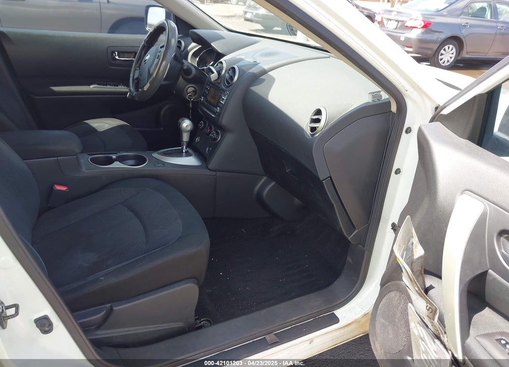 2014 NISSAN ROGUE SELECT S VIN: JN8AS5MT8EW619910