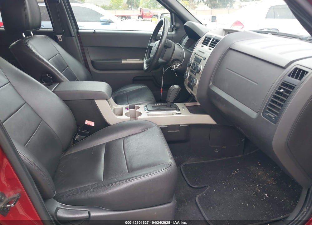 2011 FORD ESCAPE VIN: 1FMCU9D73BKC07742