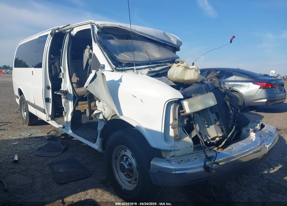 2001 CHEVROLET EXPRESS G3500 VIN: 1GAHG39RX11218372