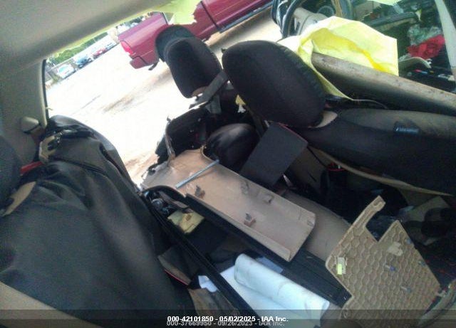 2008 FORD ESCAPE VIN: 1FMCU04198KC08250