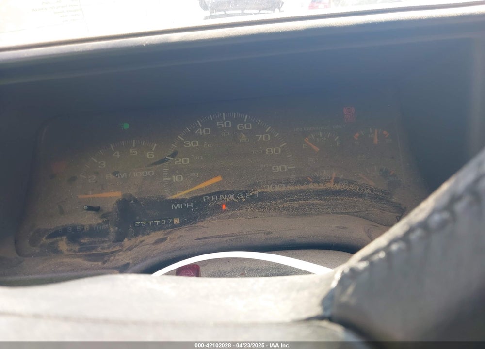 1998 CHEVROLET C1500 FLEETSIDE VIN: 2GCEC19R1W1234049