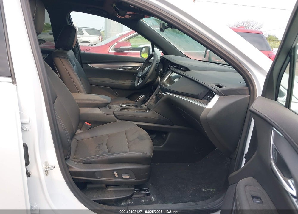 2024 CADILLAC XT6 FWD LUXURY VIN: 1GYKPAR48RZ741421