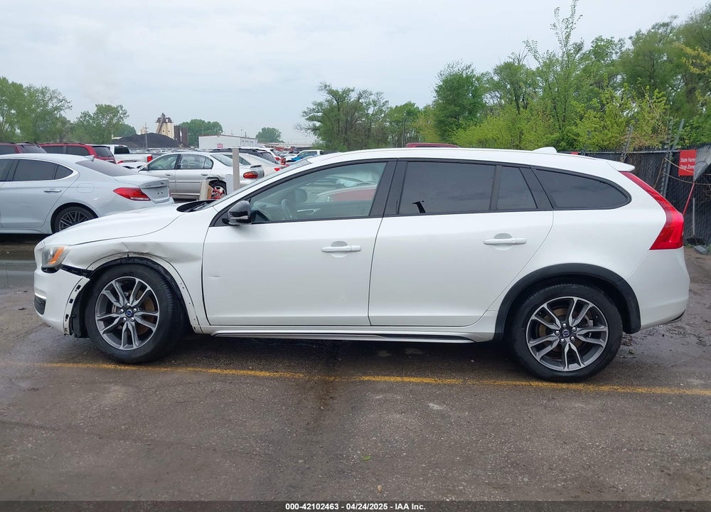 2016 VOLVO V60 CROSS COUNTRY VIN: YV4612HK0G1013888
