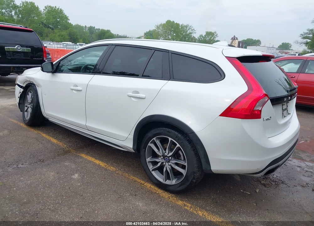 2016 VOLVO V60 CROSS COUNTRY VIN: YV4612HK0G1013888