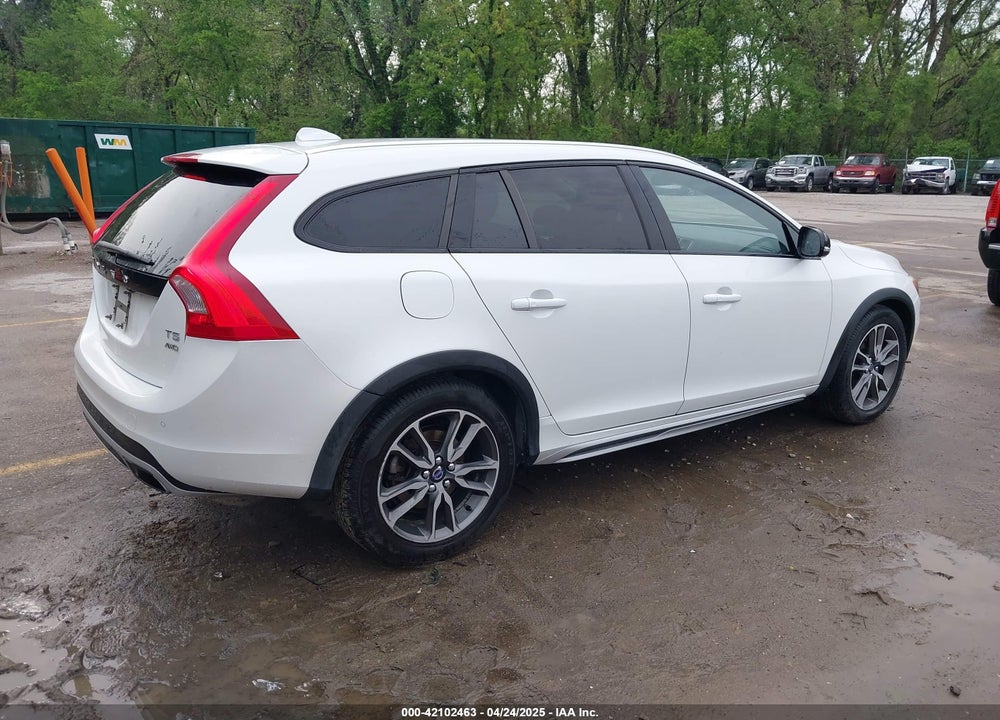 2016 VOLVO V60 CROSS COUNTRY VIN: YV4612HK0G1013888
