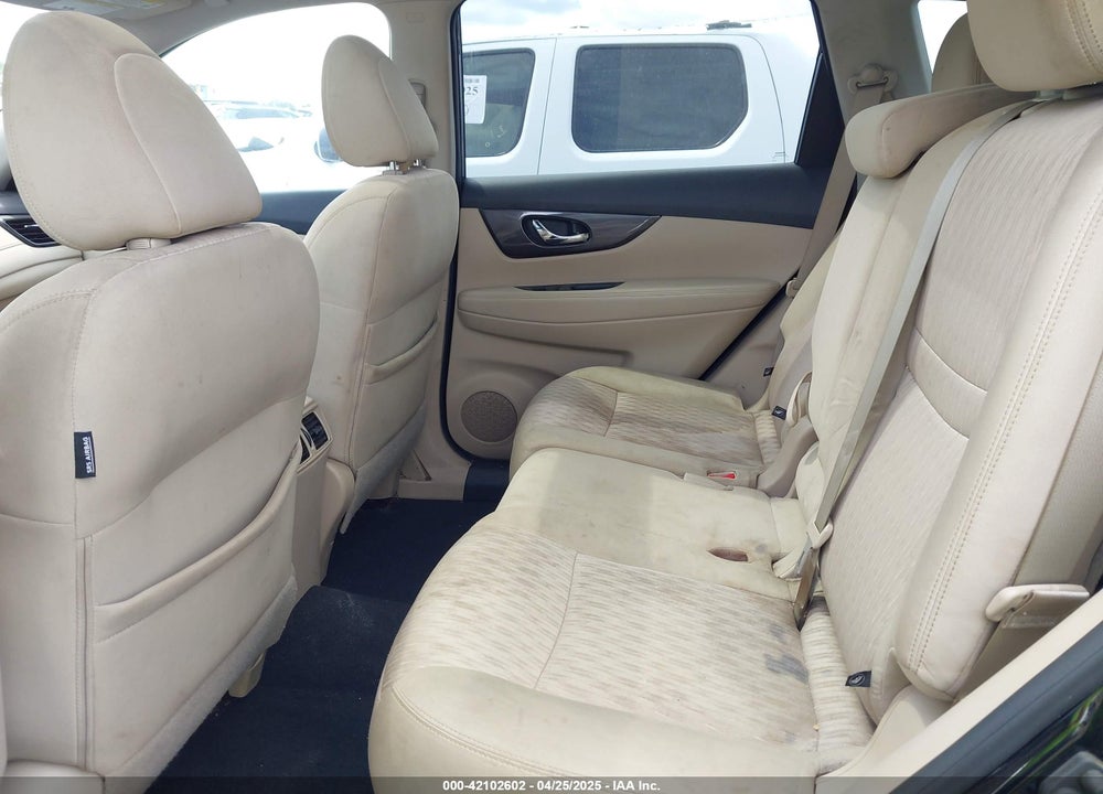 2017 NISSAN ROGUE VIN: 5N1AT2MV0HC842100