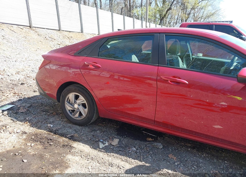 2025 HYUNDAI ELANTRA VIN: KMHLL4DG4SU856802