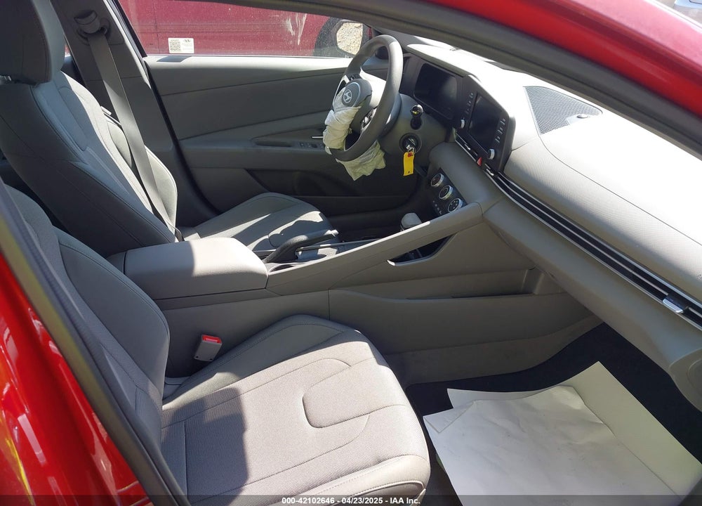 2025 HYUNDAI ELANTRA VIN: KMHLL4DG4SU856802