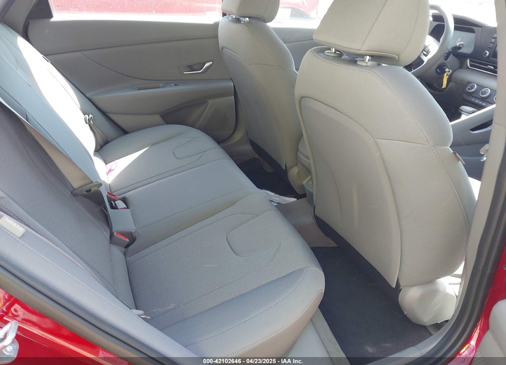 2025 HYUNDAI ELANTRA VIN: KMHLL4DG4SU856802