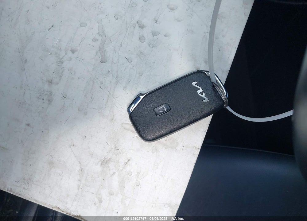 2023 KIA SPORTAGE PLUG-IN HYBRID VIN: KNDPYDAH1P7084060