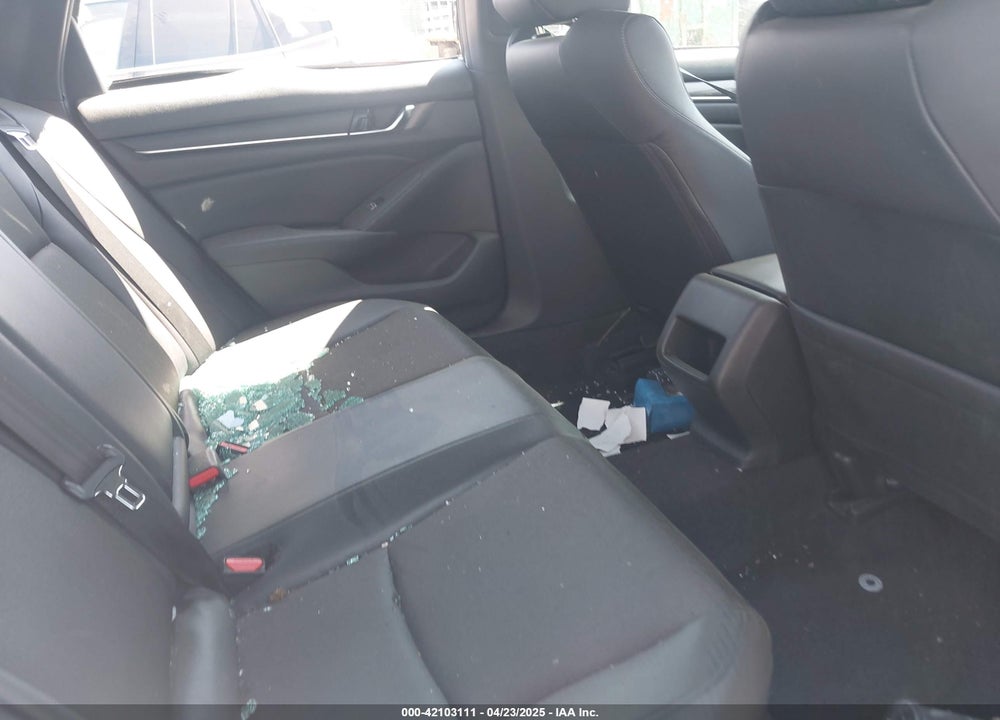 2018 HONDA ACCORD VIN: 1HGCV1F30JA211329