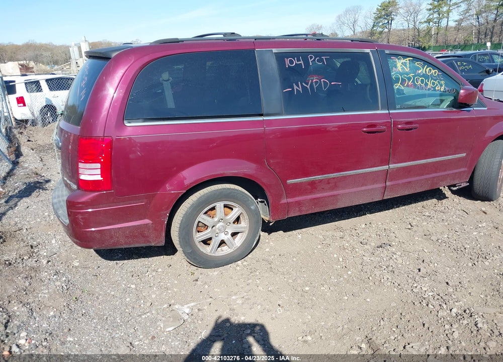 2009 CHRYSLER TOWN & COUNTRY VIN: 2A8HR54169R665084