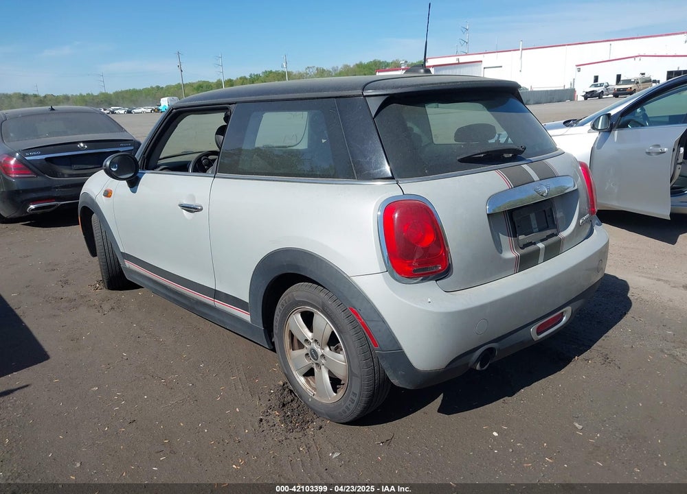 2015 MINI HARDTOP COOPER VIN: WMWXM5C51F3A57788