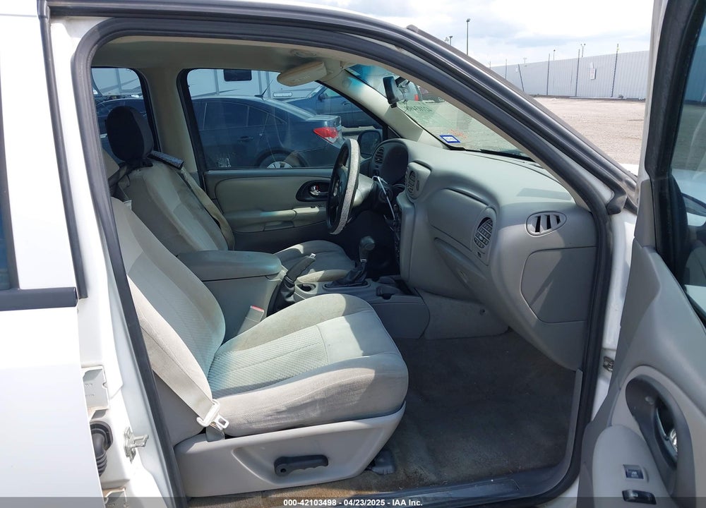 2007 CHEVROLET TRAILBLAZER LS VIN: 1GNDS13S372308512