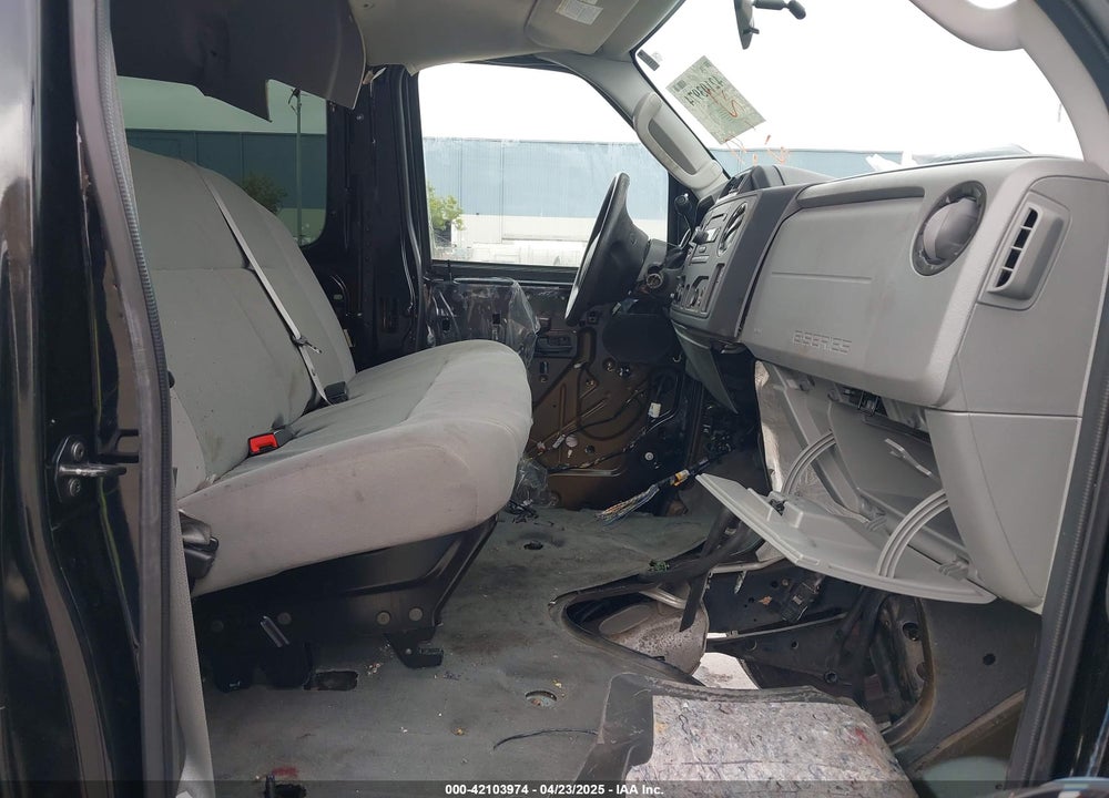 2010 FORD E-350 SUPER DUTY VIN: 1FBNE3BL8ADA02903