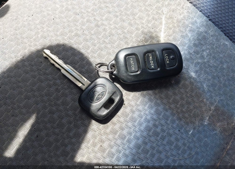 2003 TOYOTA MATRIX STANDARD VIN: 2T1KR32E63C093447