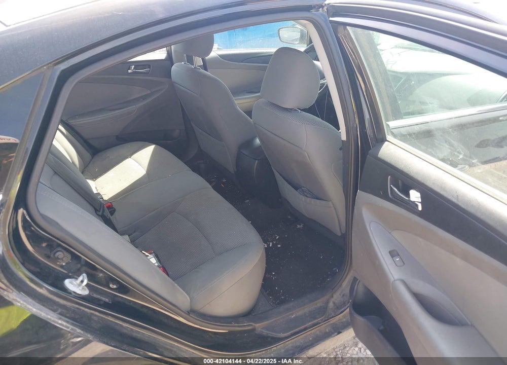 2013 HYUNDAI SONATA VIN: 5NPEB4AC4DH667890