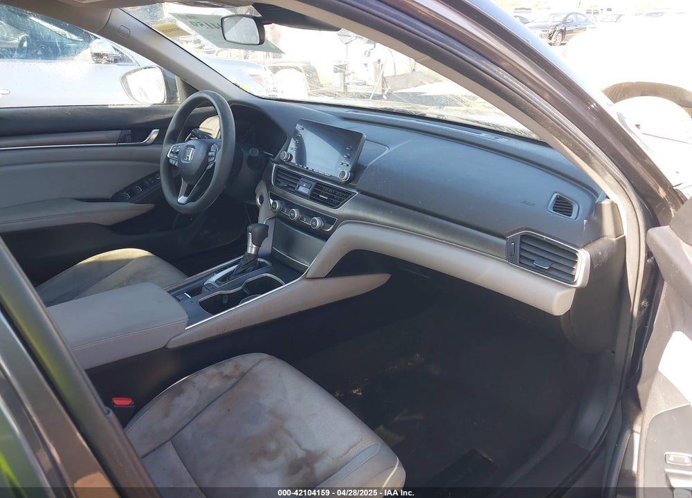 2019 HONDA ACCORD VIN: 1HGCV1F16KA126995
