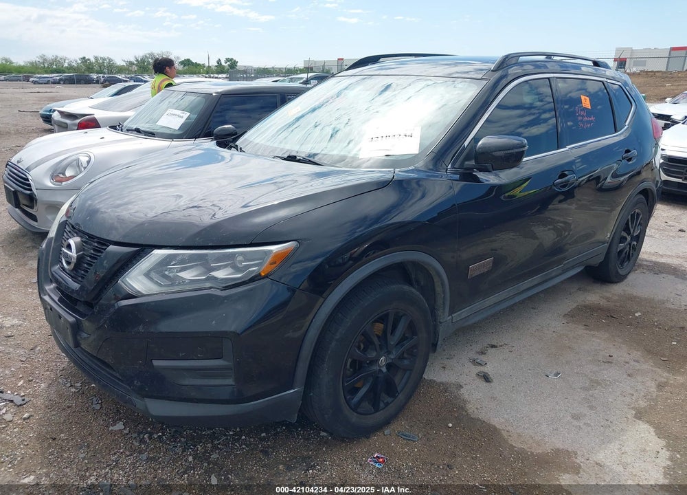 2017 NISSAN ROGUE VIN: 5N1AT2MT6HC768762