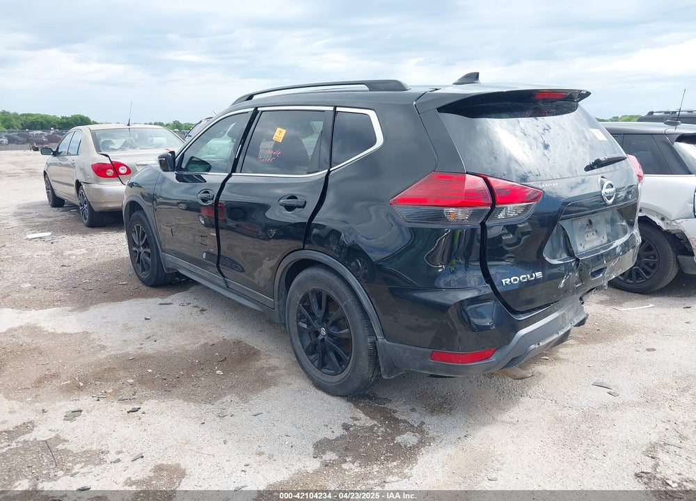 2017 NISSAN ROGUE VIN: 5N1AT2MT6HC768762