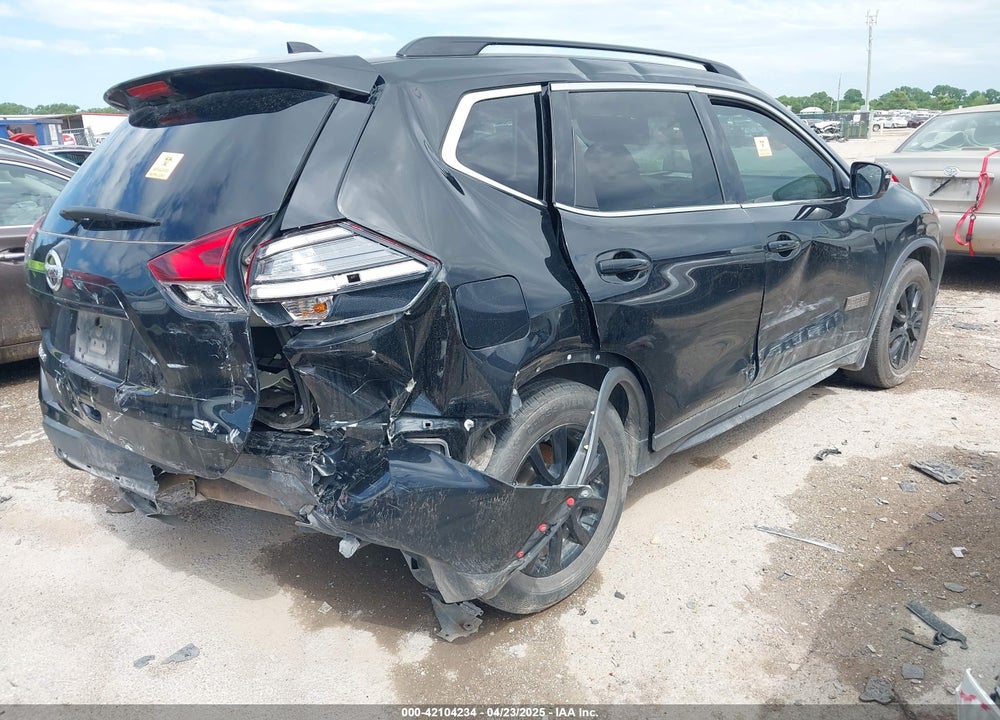 2017 NISSAN ROGUE VIN: 5N1AT2MT6HC768762