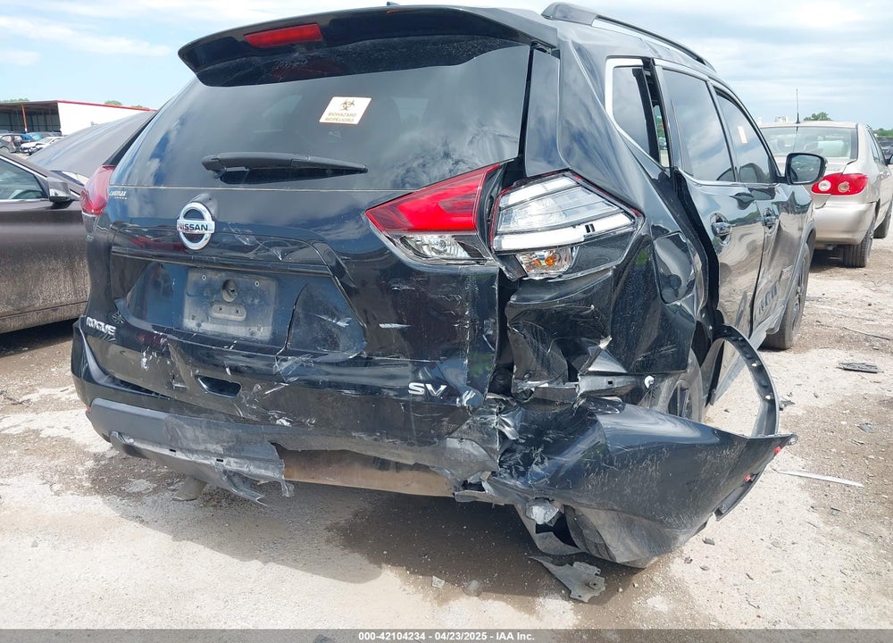 2017 NISSAN ROGUE VIN: 5N1AT2MT6HC768762