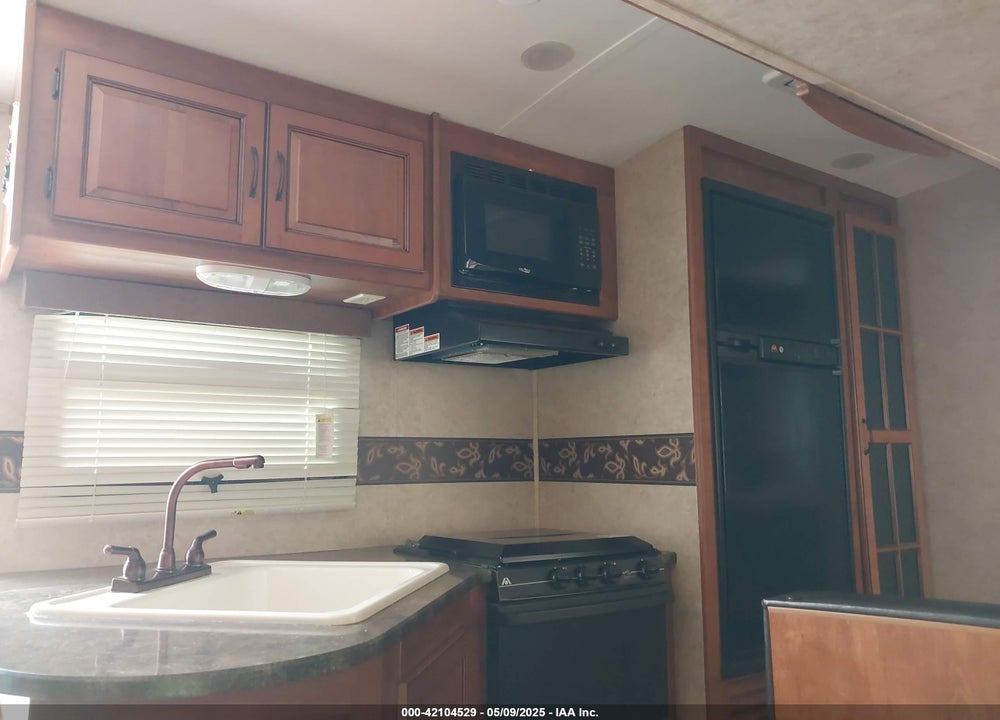 2013 KEYSTONE PREMIER VIN: 4YDT31B27DD421007
