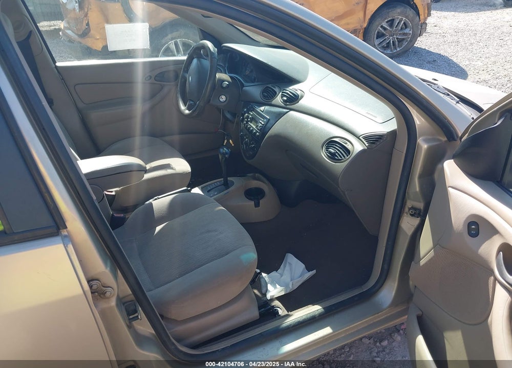 2000 FORD FOCUS SE VIN: 1FAFP3434YW401903