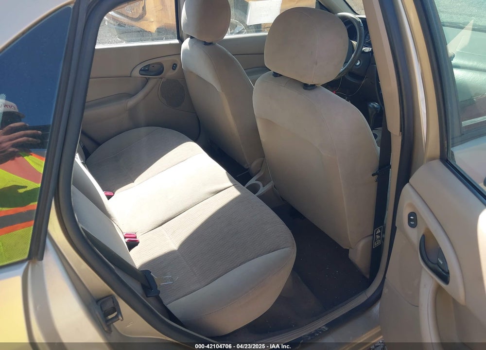 2000 FORD FOCUS SE VIN: 1FAFP3434YW401903