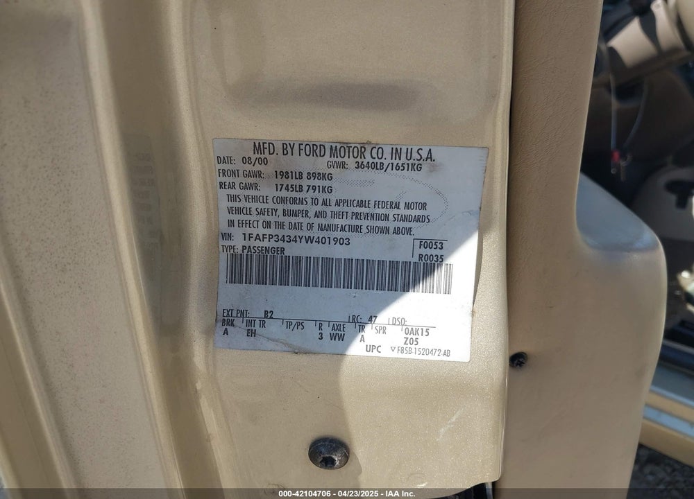 2000 FORD FOCUS SE VIN: 1FAFP3434YW401903