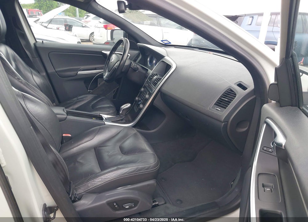 2013 VOLVO XC60 VIN: YV4902DZ6D2404133