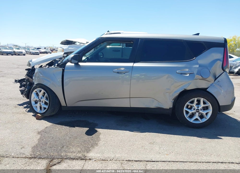 2023 KIA SOUL VIN: KNDJ23AU5P7888652