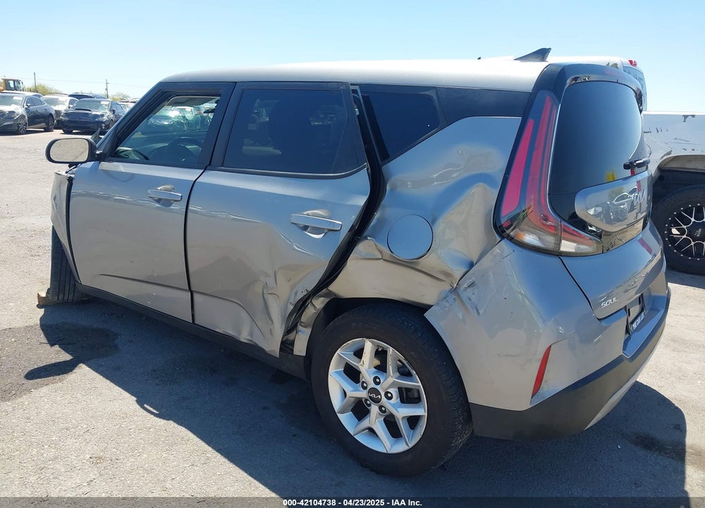 2023 KIA SOUL VIN: KNDJ23AU5P7888652