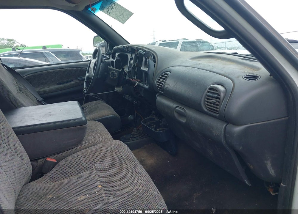 2001 DODGE RAM 1500 VIN: 1B7HF13Z71J204940