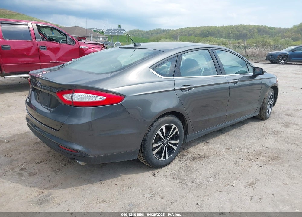 2016 FORD FUSION S VIN: 3FA6P0G77GR377918