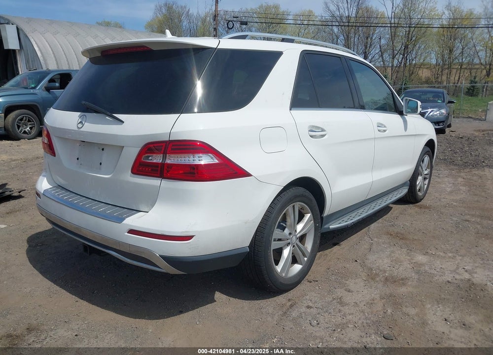 2015 MERCEDES-BENZ ML 350 4MATIC VIN: 4JGDA5HB8FA615895