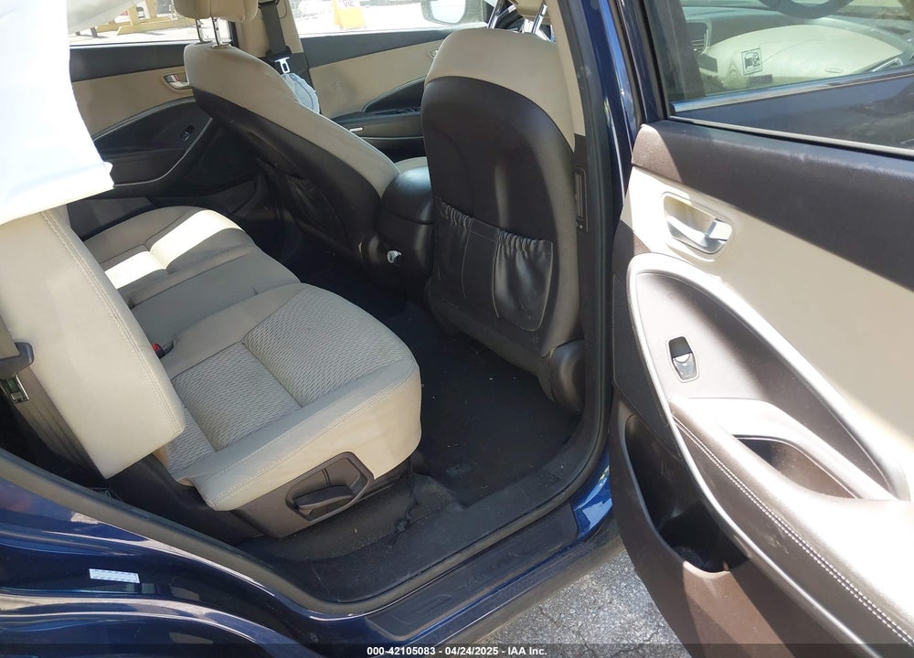 2017 HYUNDAI SANTA FE VIN: KM8SMDHF0HU176740
