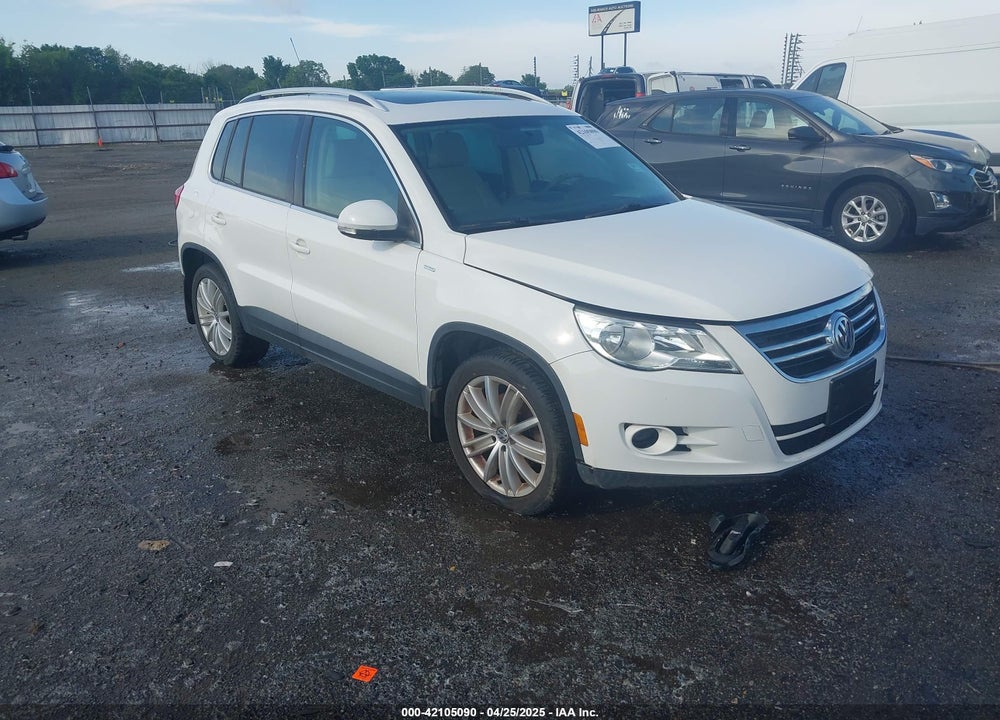 2010 VOLKSWAGEN TIGUAN VIN: WVGBV7AX9AW516463