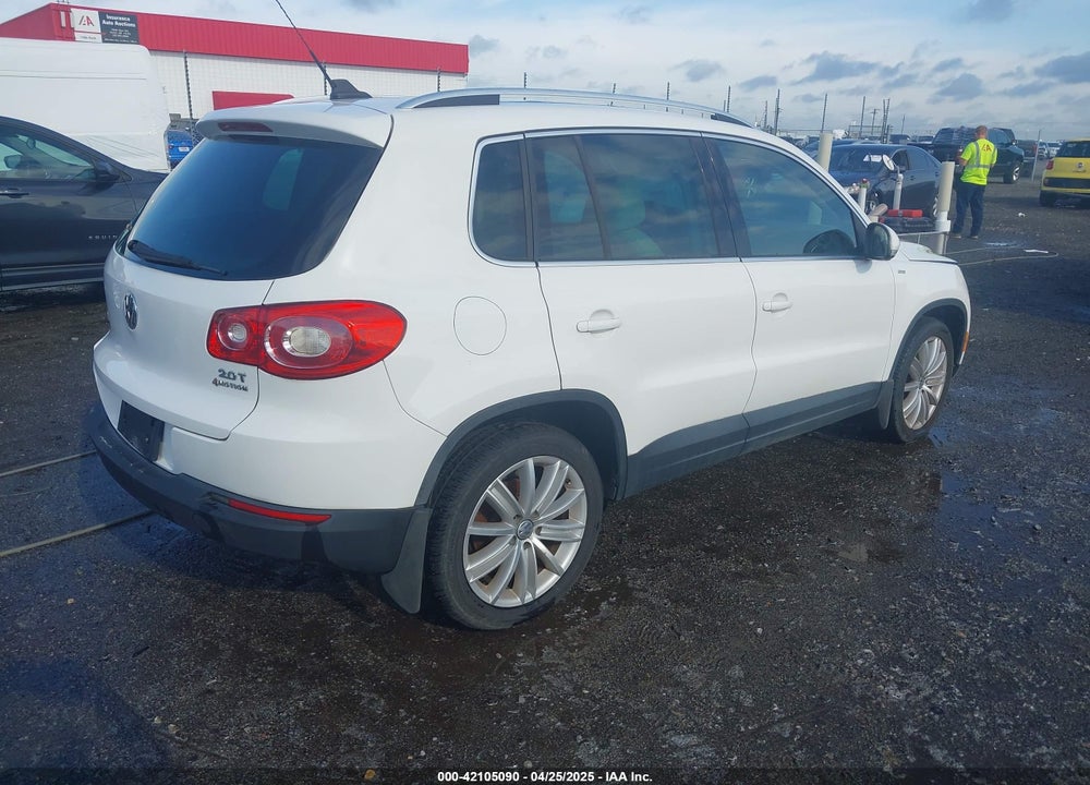 2010 VOLKSWAGEN TIGUAN VIN: WVGBV7AX9AW516463