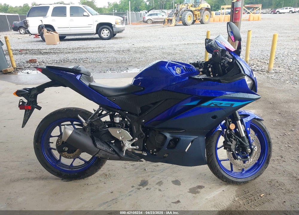 2024 YAMAHA YZFR3 A VIN: MH3RH18Y4RK016205
