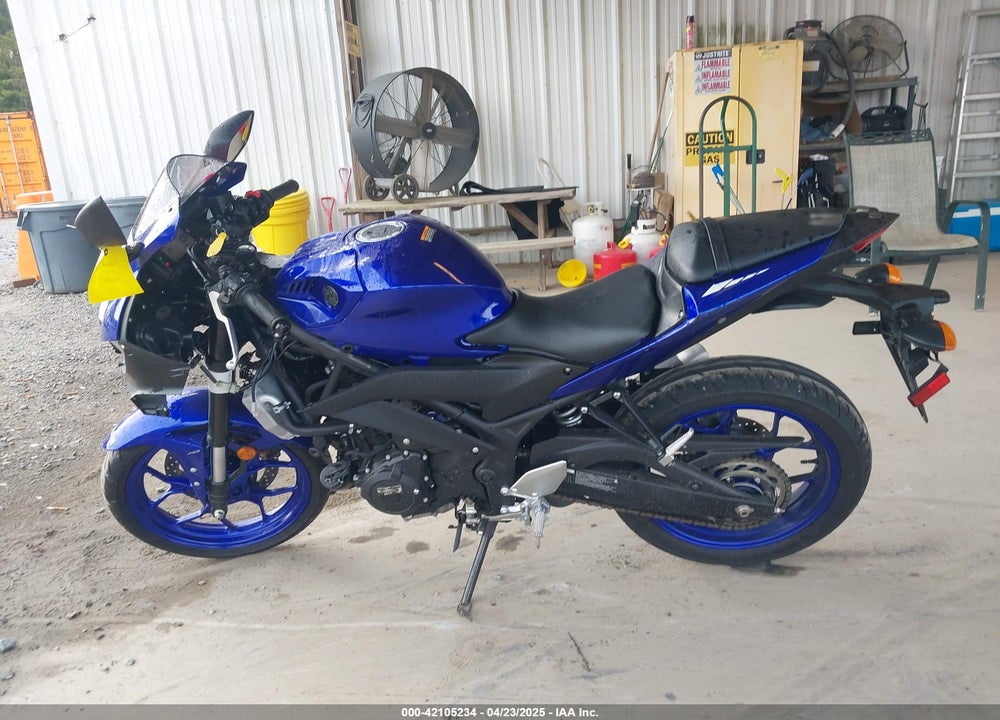 2024 YAMAHA YZFR3 A VIN: MH3RH18Y4RK016205