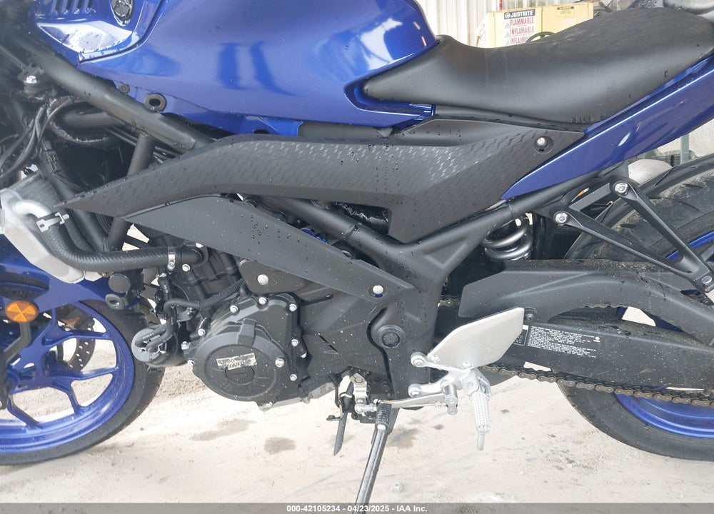 2024 YAMAHA YZFR3 A VIN: MH3RH18Y4RK016205