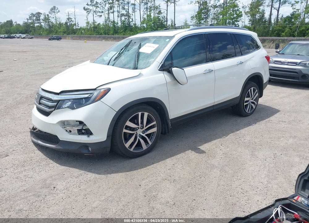 2017 HONDA PILOT VIN: 5FNYF5H91HB032650