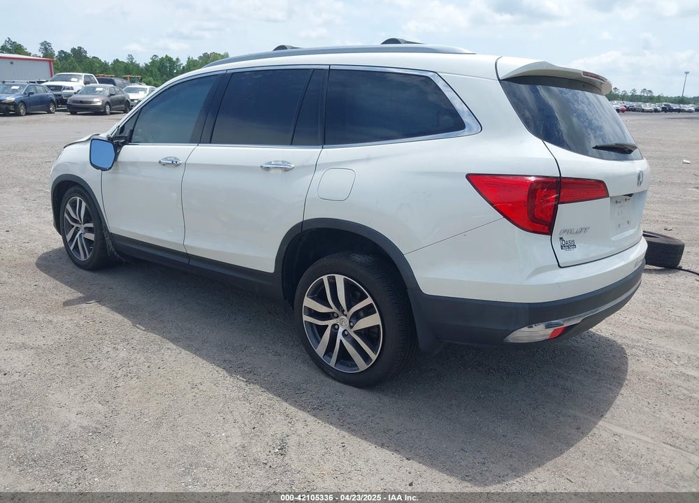 2017 HONDA PILOT VIN: 5FNYF5H91HB032650