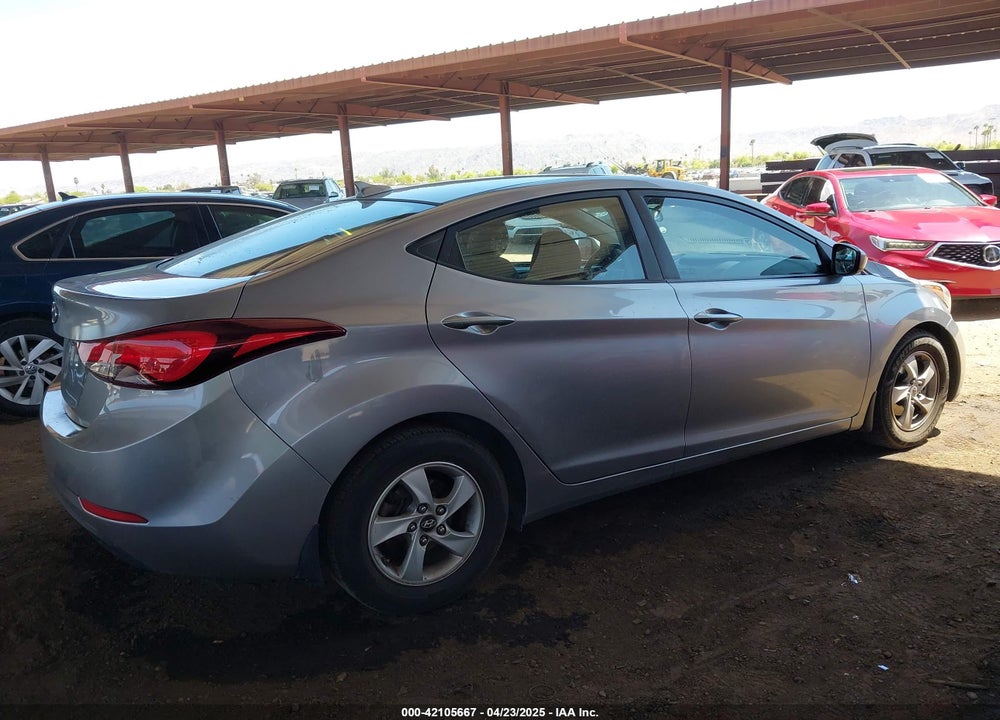 2016 HYUNDAI ELANTRA VIN: 5NPDH4AE8GH720218