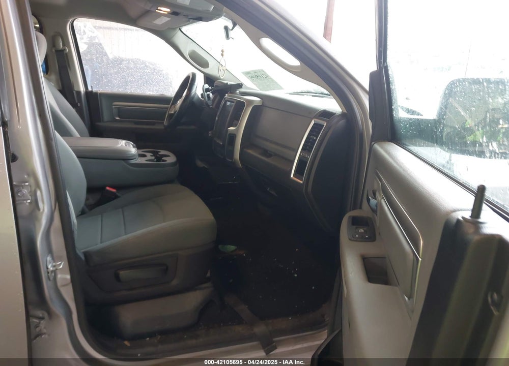 2019 RAM 1500 VIN: 1C6RR7TT8KS649717