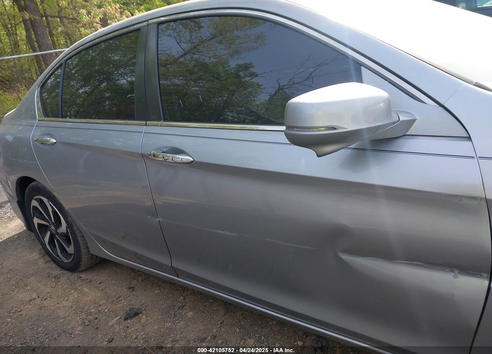 2016 HONDA ACCORD VIN: 1HGCR2F72GA195897