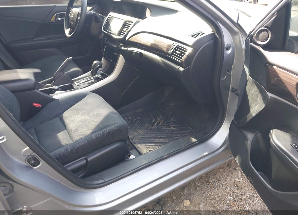 2016 HONDA ACCORD VIN: 1HGCR2F72GA195897